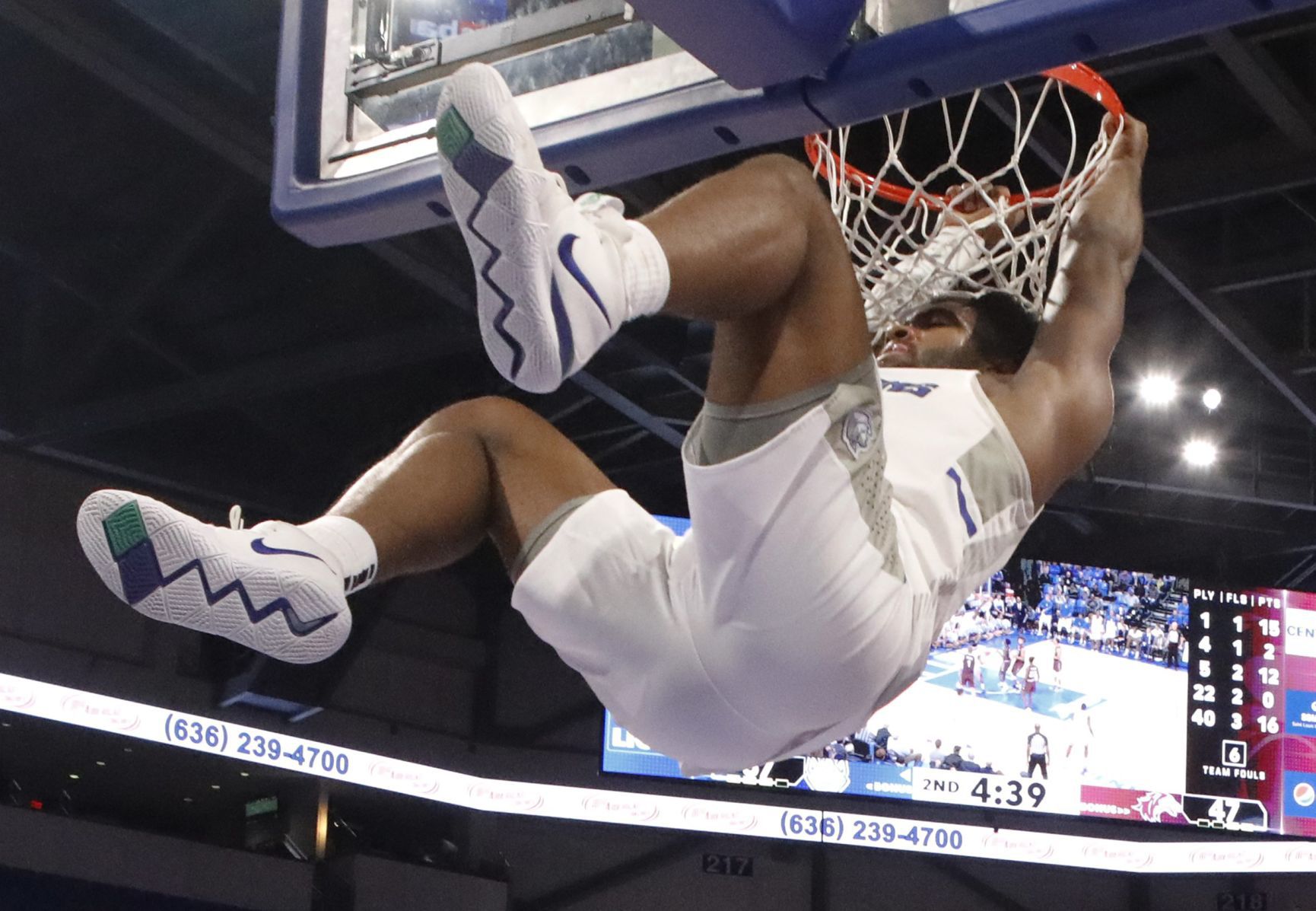 The Billikens and Salukis battle at Chaifetz Arena